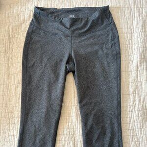 GapFit Leggings Women’s Medium Regular Capri Workout Yoga Running